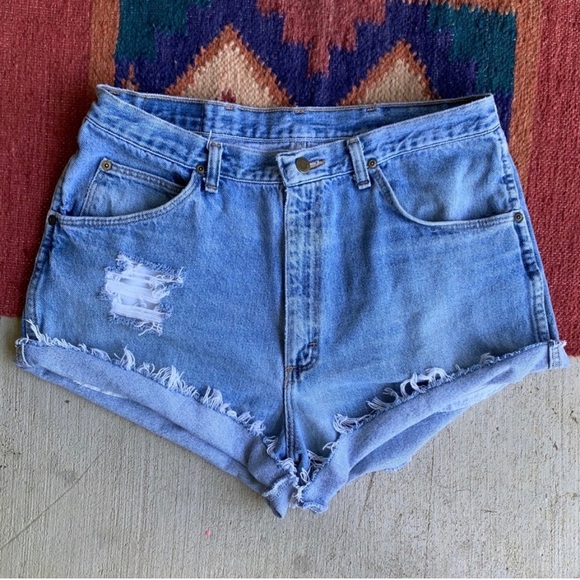 Distress your shorts! - Picture 4 of 6